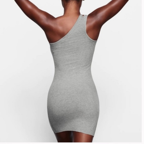 SKIMS Soft Lounge Ribbed Cut-Out One-Shoulder Dress - black - Picture 3 of 11